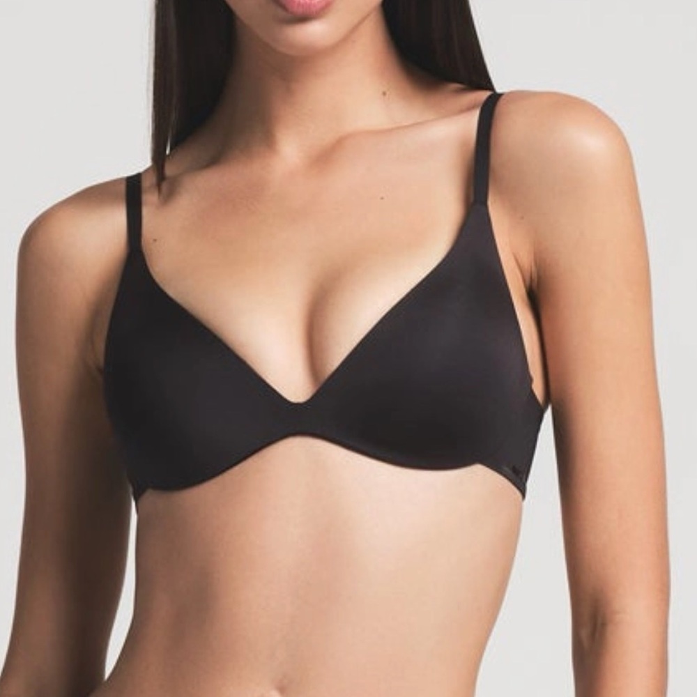 SKIMS *NWT WIRELESS FORM SUPER PUSH-UP BRA